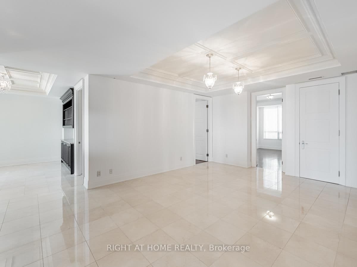 2095 Lake Shore Boulevard W, Unit LPH19 thumbnail 17