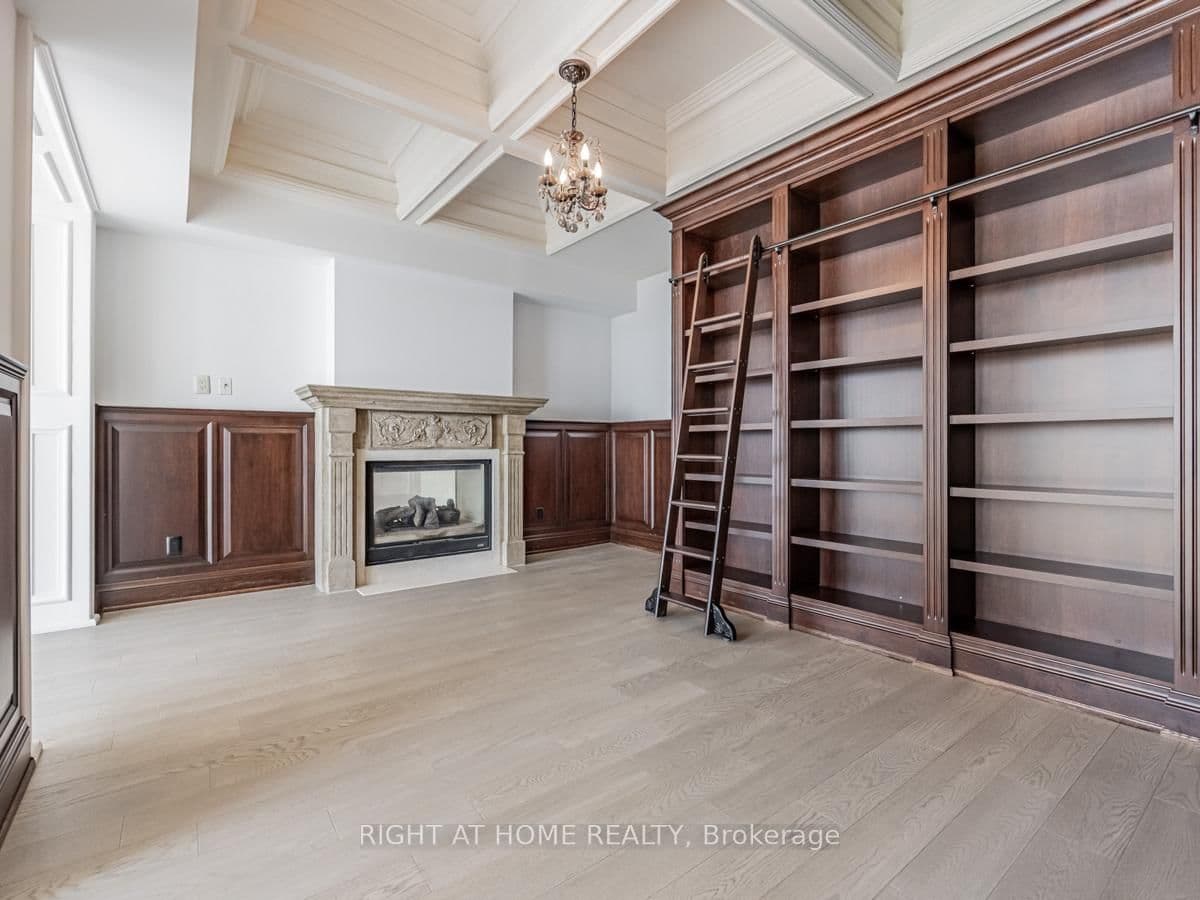 2095 Lake Shore Boulevard W, Unit LPH19 thumbnail 19