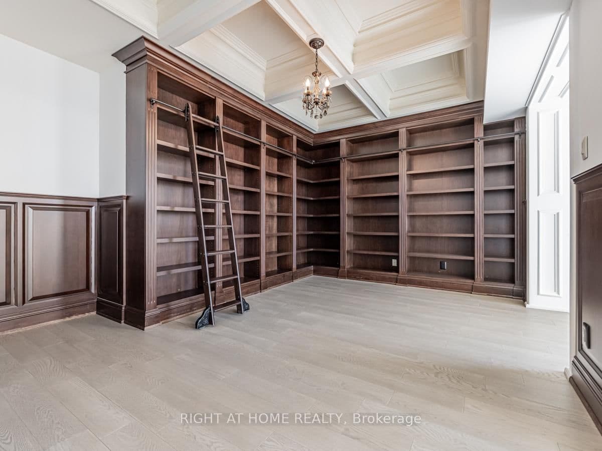 2095 Lake Shore Boulevard W, Unit LPH19 thumbnail 20