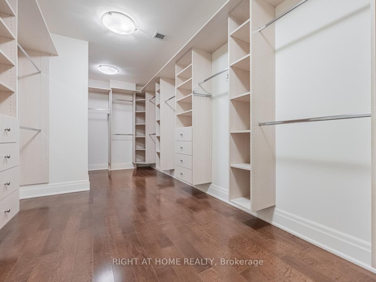 2095 Lake Shore Boulevard W, Unit LPH19 thumbnail 24
