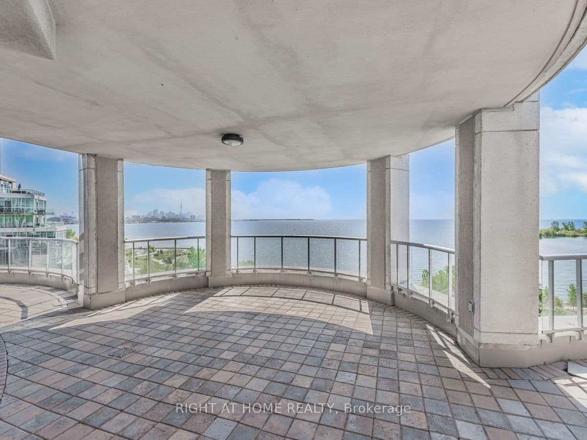 2095 Lake Shore Boulevard W, Unit LPH19 thumbnail 36