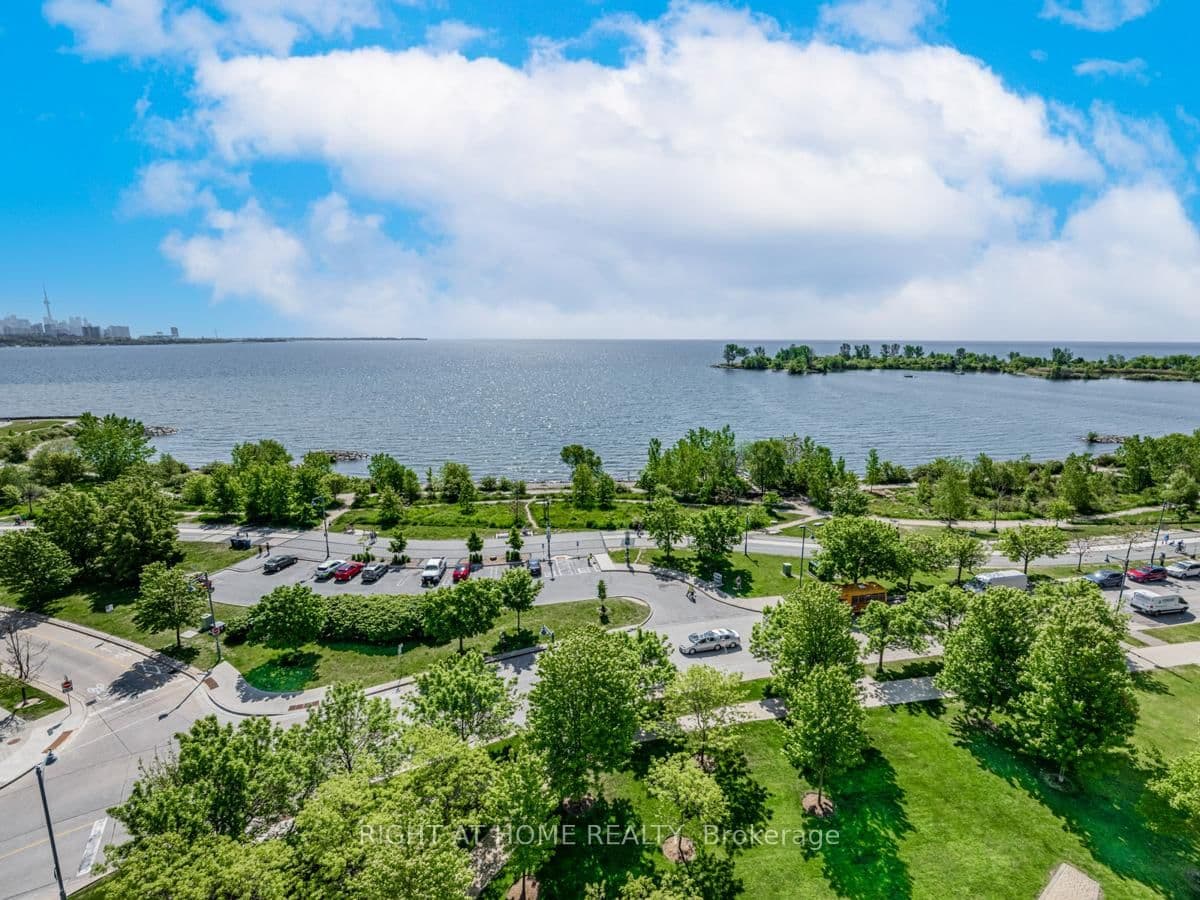 2095 Lake Shore Boulevard W, Unit LPH19 thumbnail 37