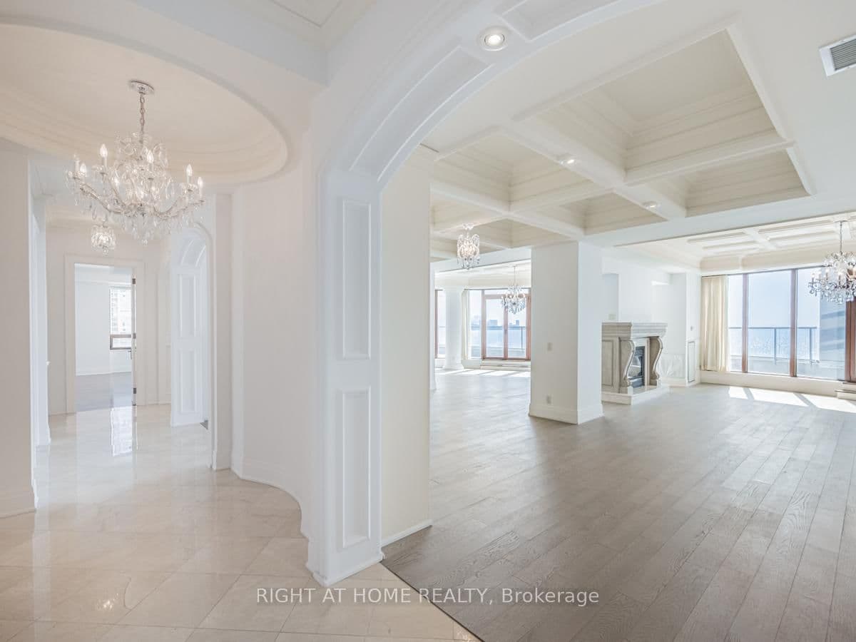 2095 Lake Shore Boulevard W, Unit LPH19 thumbnail 7