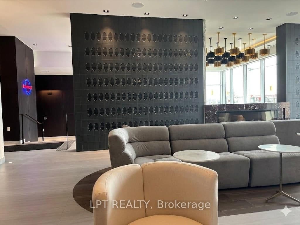 412 Silver Maple Road, Unit 301 thumbnail 18