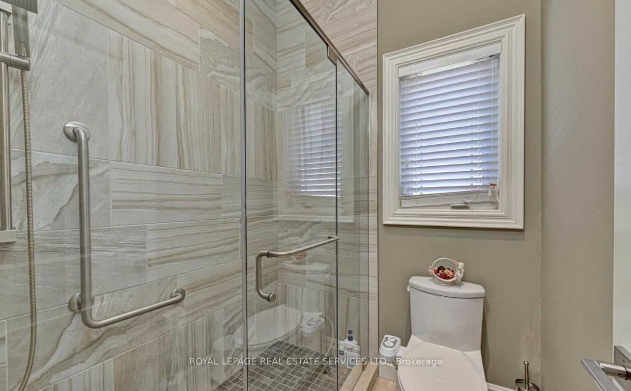 45 Ontario Court S, Unit Lower thumbnail 9
