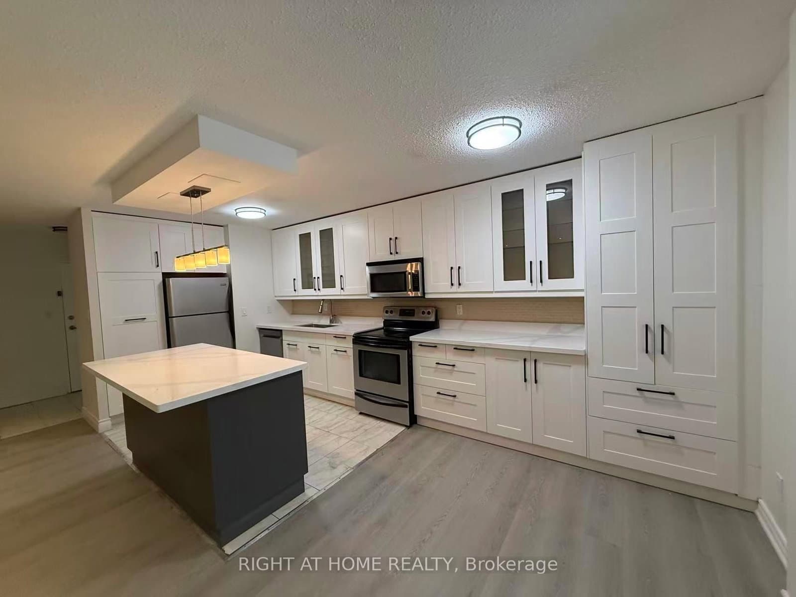 3025 The credit woodlands Drive, Unit 109 thumbnail 3