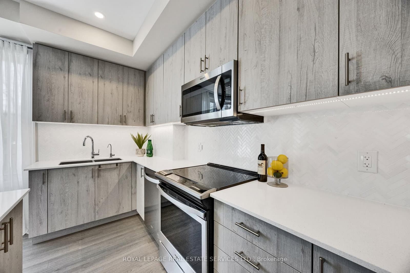1195 Gooseberry Lane, Unit 301 thumbnail 15