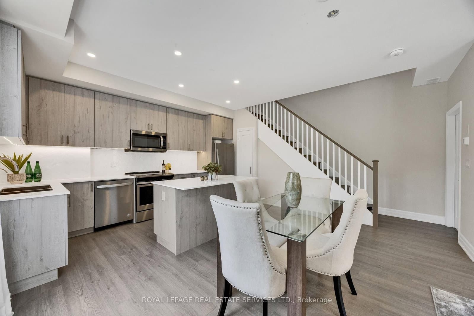 1195 Gooseberry Lane, Unit 301 thumbnail 17