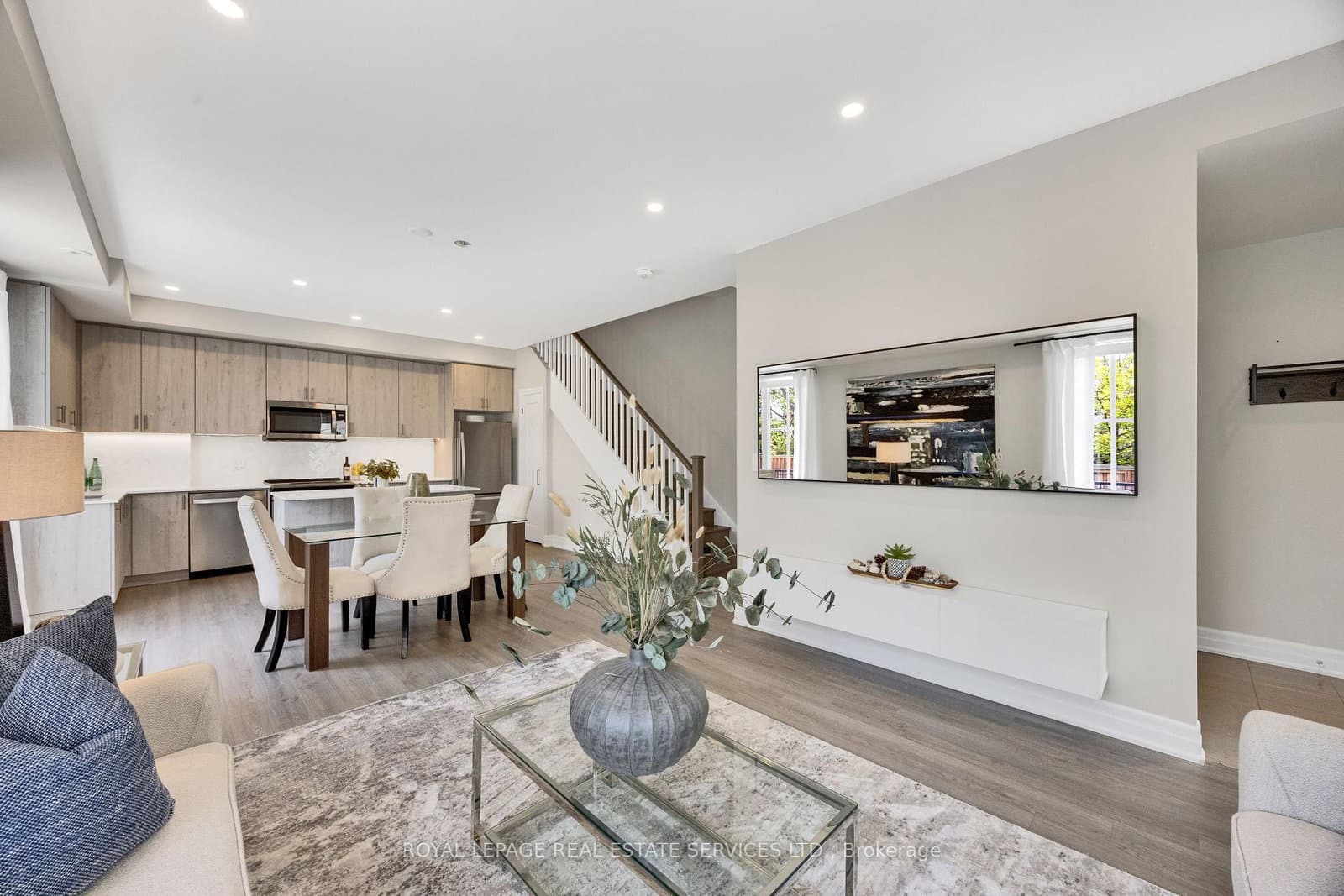 1195 Gooseberry Lane, Unit 301 thumbnail 9