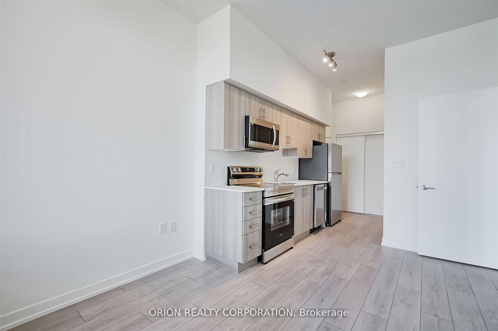 556 Marlee Avenue, Unit 110 thumbnail 11