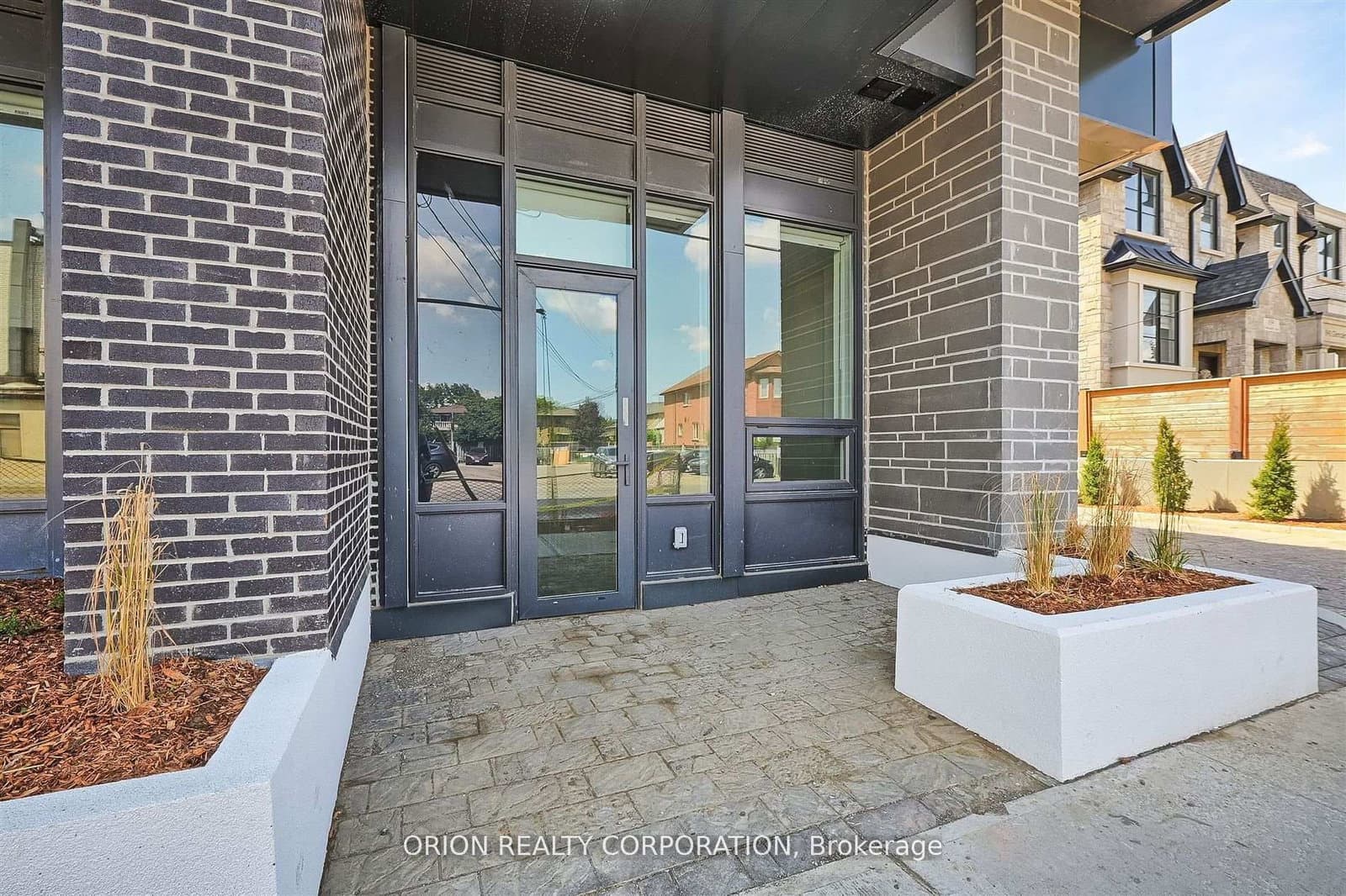 556 Marlee Avenue, Unit 110 thumbnail 23