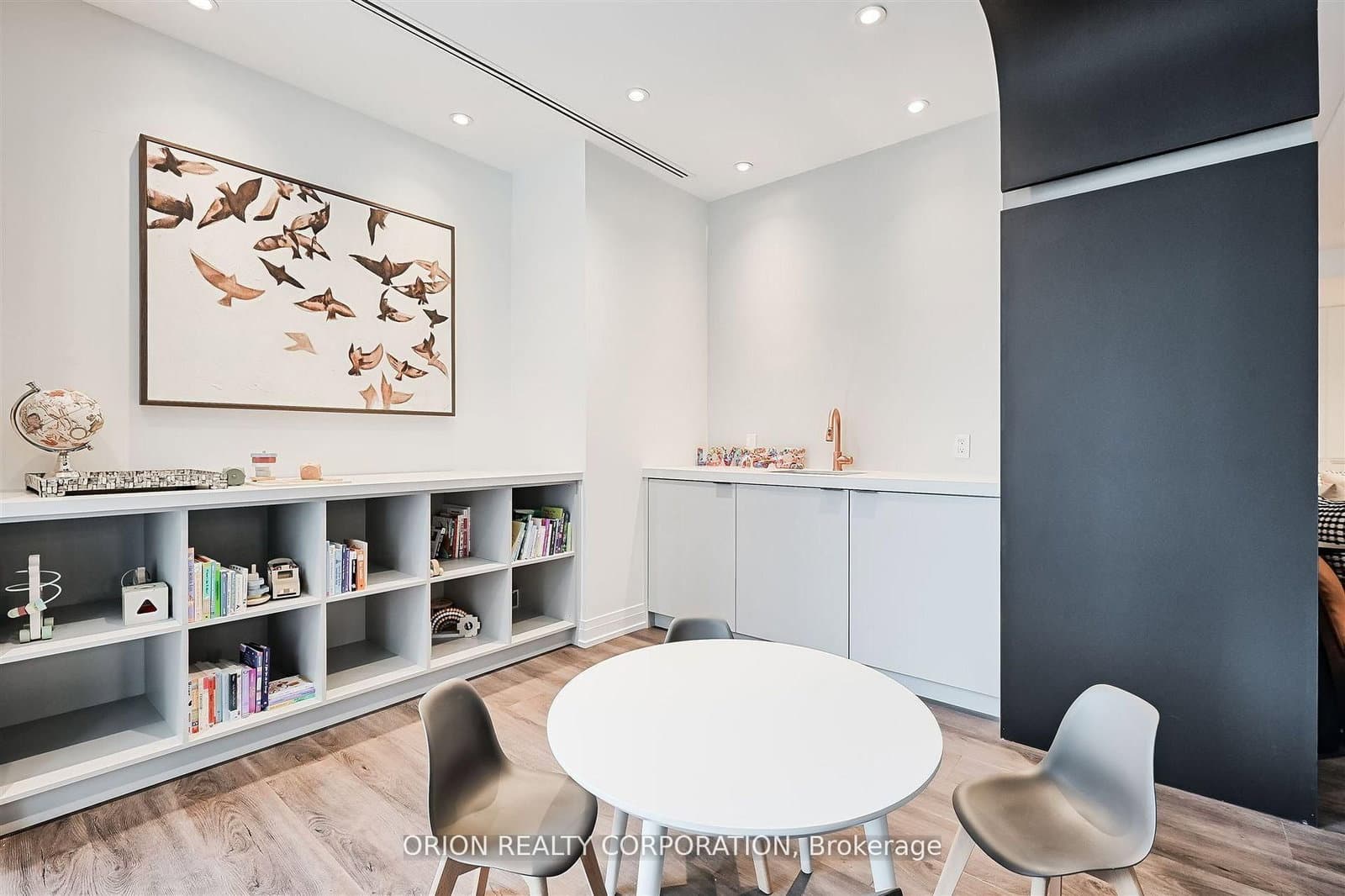 556 Marlee Avenue, Unit 110 thumbnail 29