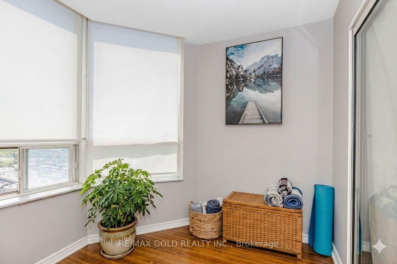 325 Webb Drive, Unit PH 201 thumbnail 31