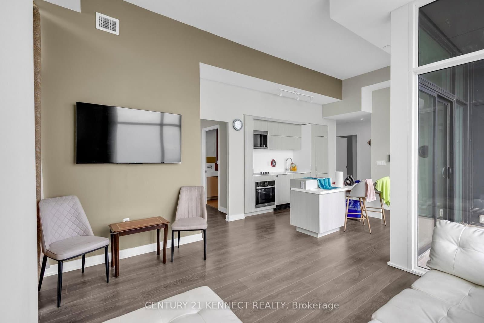 370 Martha Street, Unit 2004 thumbnail 10