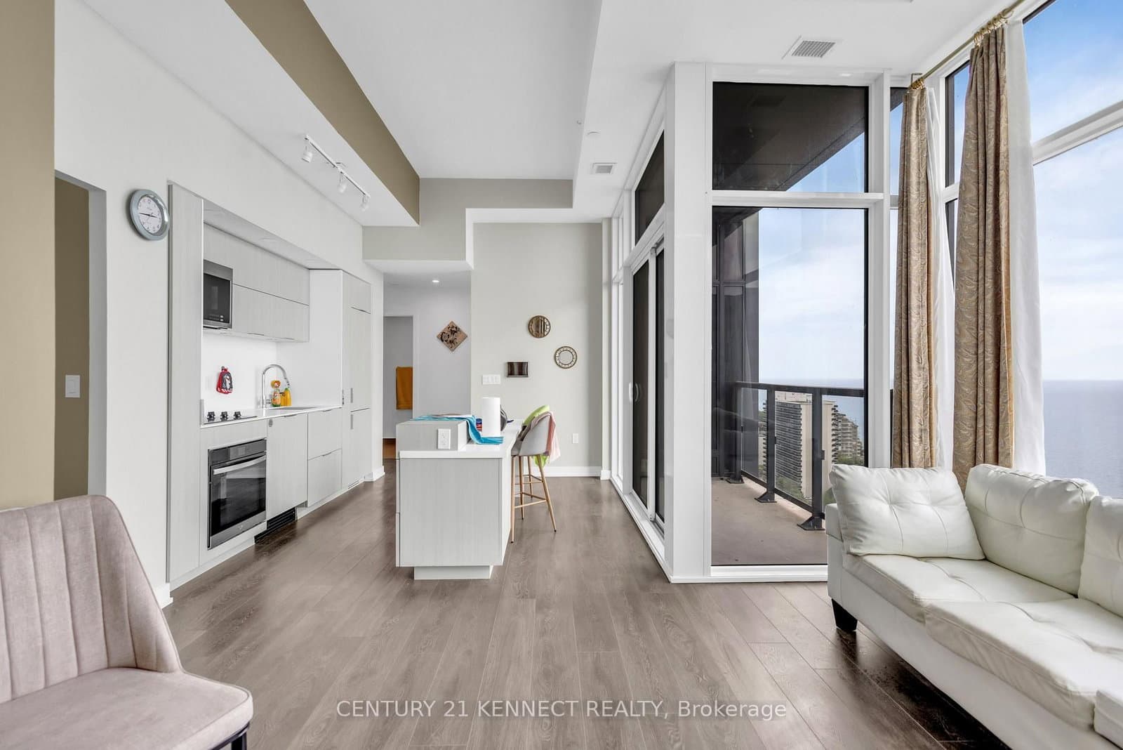 370 Martha Street, Unit 2004 thumbnail 12