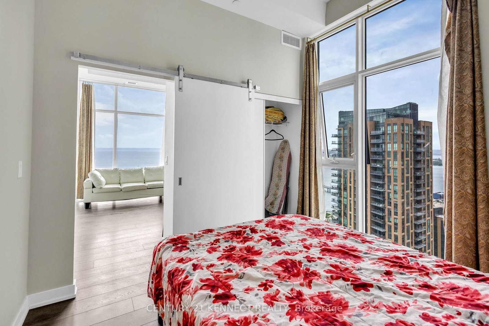 370 Martha Street, Unit 2004 thumbnail 15