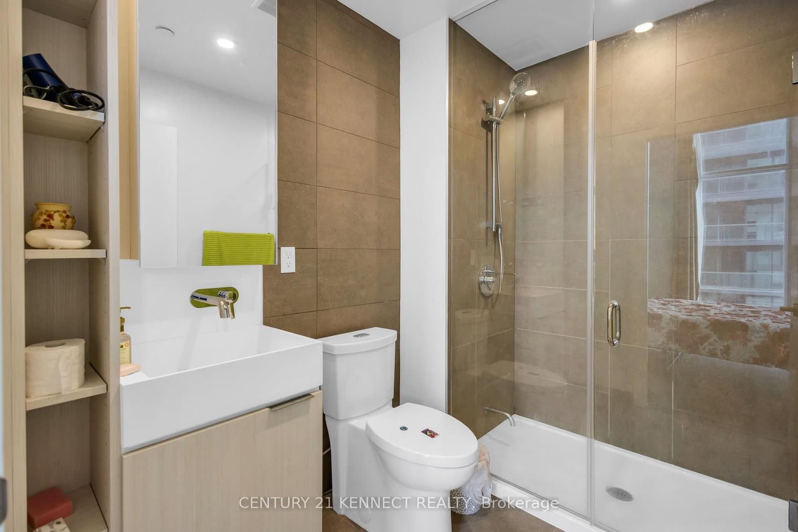 370 Martha Street, Unit 2004 thumbnail 17