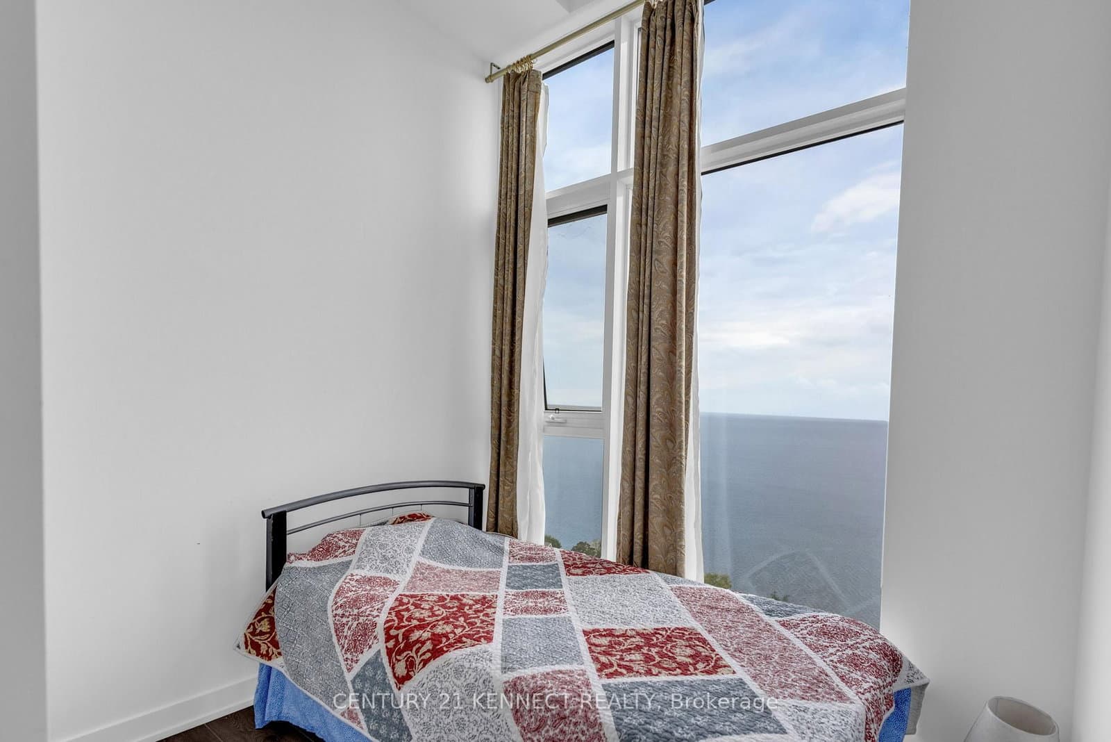 370 Martha Street, Unit 2004 thumbnail 18