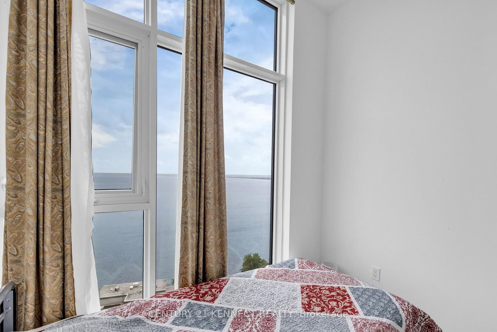 370 Martha Street, Unit 2004 thumbnail 19