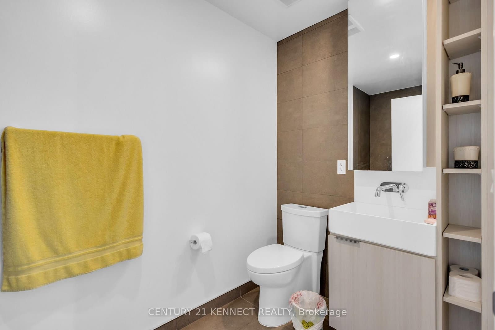 370 Martha Street, Unit 2004 thumbnail 20
