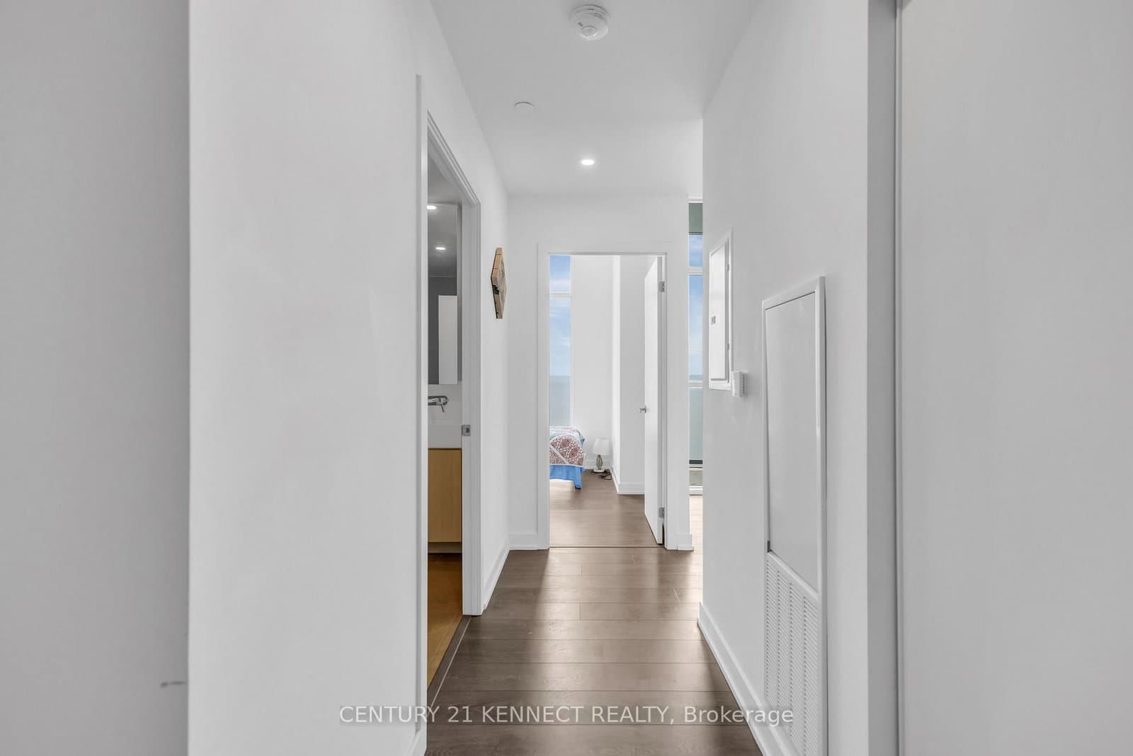 370 Martha Street, Unit 2004 thumbnail 5