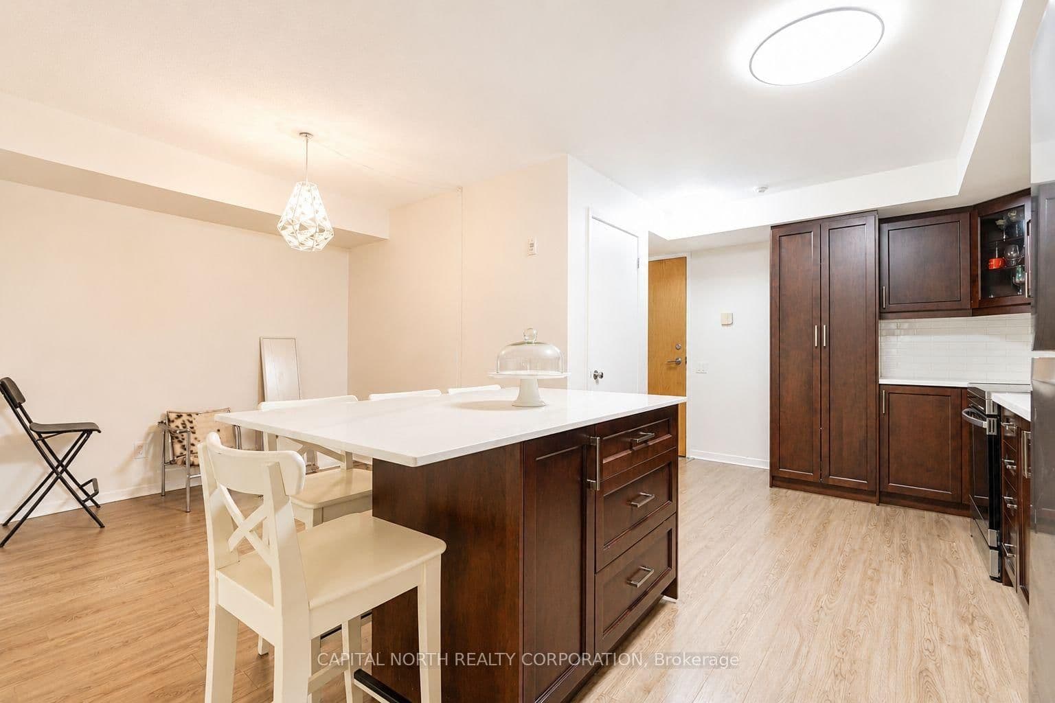 1050 The Queensway, Unit 207 thumbnail 8