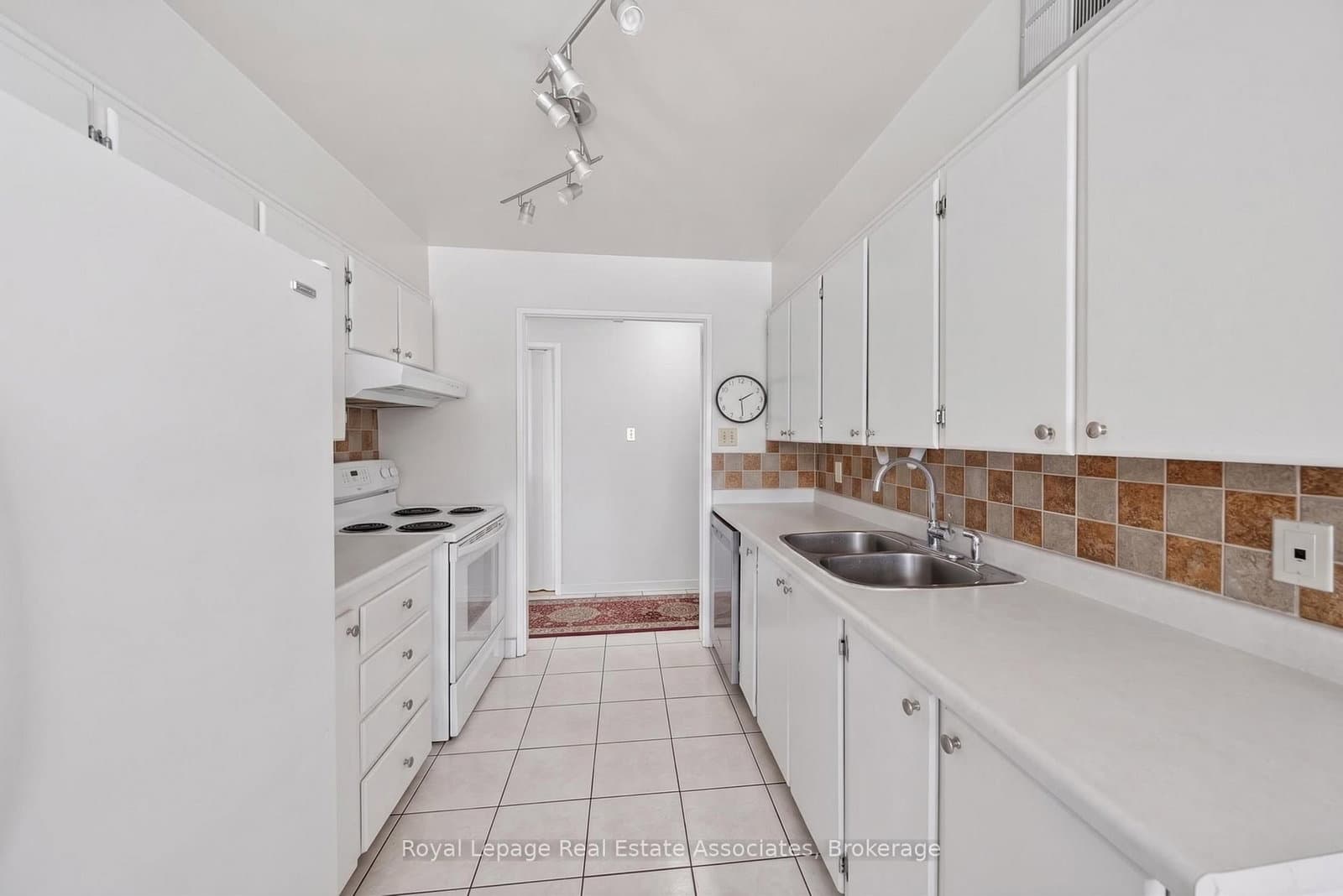 1580 Mississauga Valley Boulevard, Unit 901 thumbnail 10