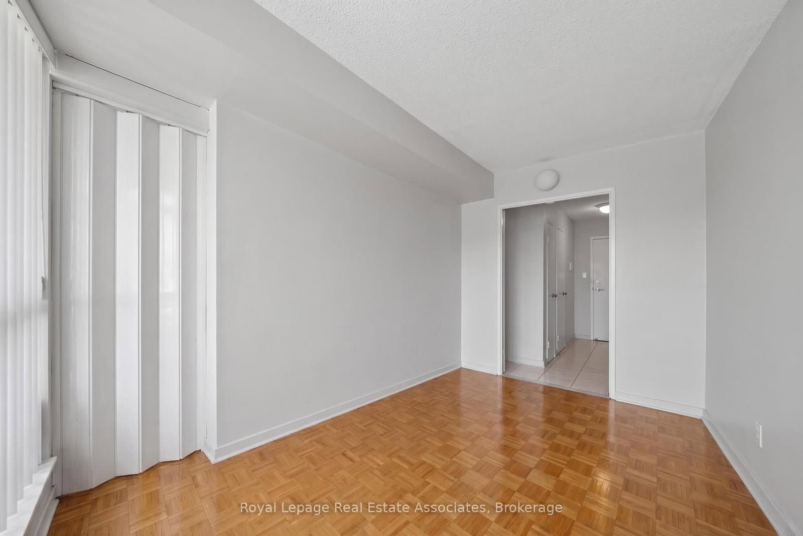 1580 Mississauga Valley Boulevard, Unit 901 thumbnail 11
