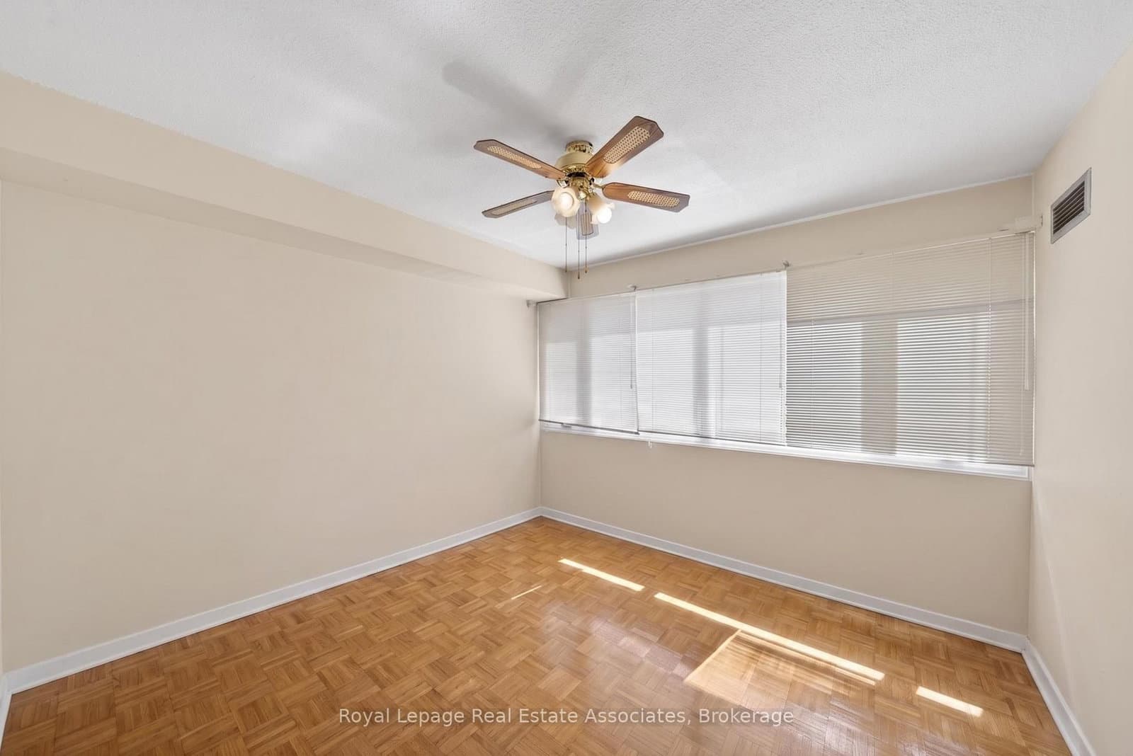 1580 Mississauga Valley Boulevard, Unit 901 thumbnail 13
