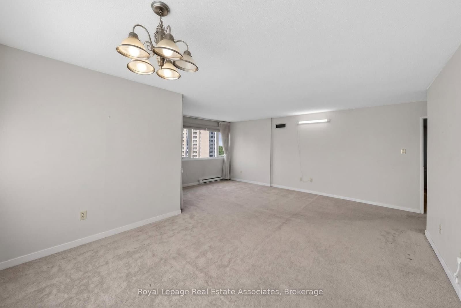 1580 Mississauga Valley Boulevard, Unit 901 thumbnail 4