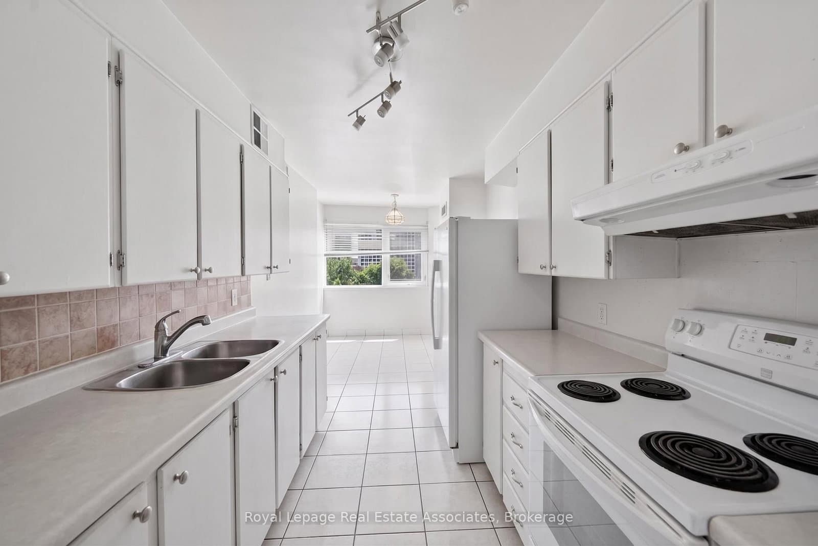 1580 Mississauga Valley Boulevard, Unit 901 thumbnail 7