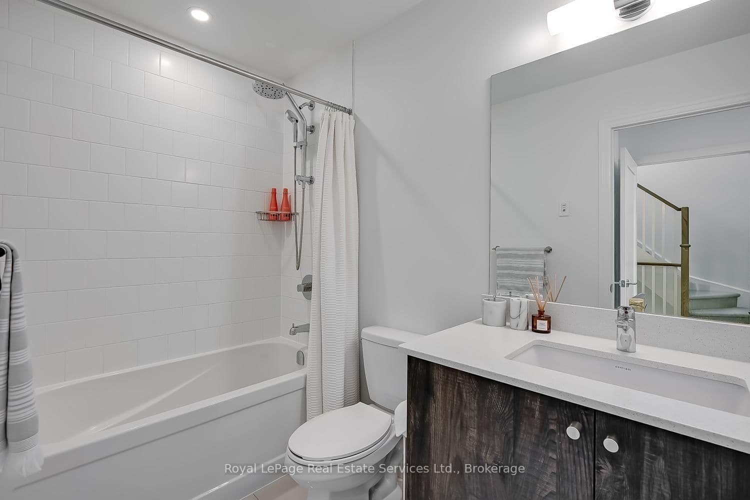 665 Cricklewood Drive, Unit 723 thumbnail 16