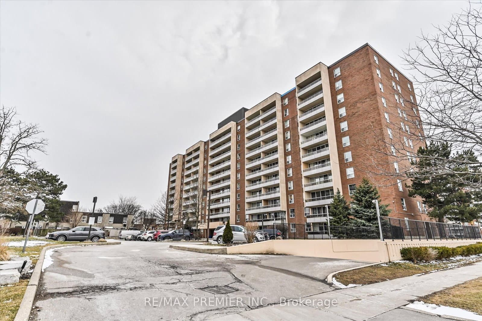 25 Four Winds Drive, Unit 604 - Image 1