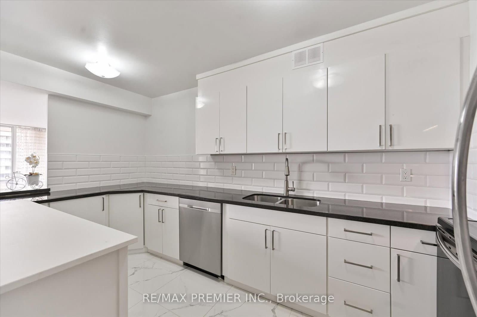 25 Four Winds Drive, Unit 604 thumbnail 5