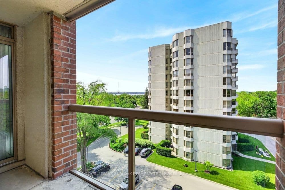 1225 North Shore Boulevard E, Unit 710 thumbnail 24