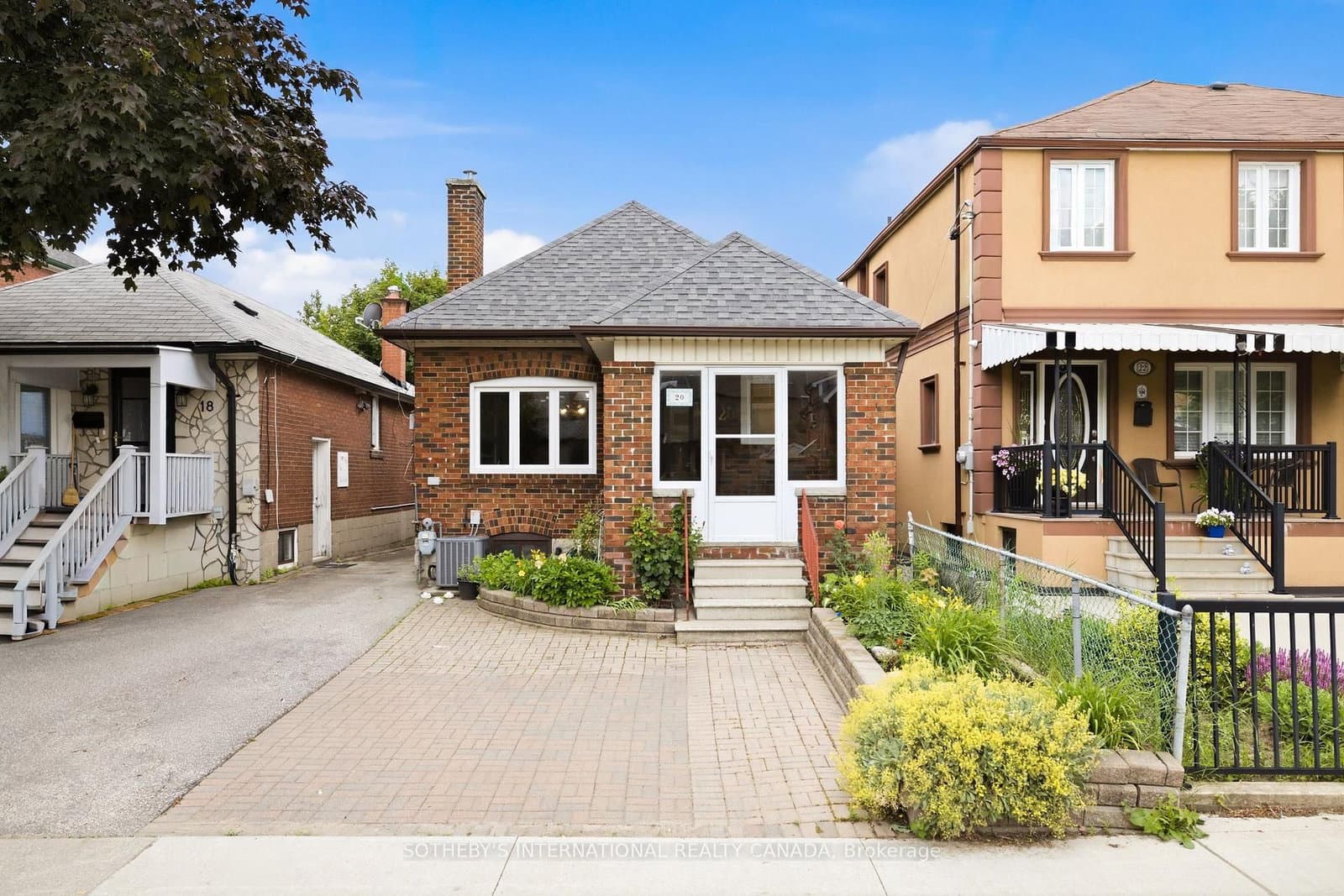 20 Bicknell Avenue thumbnail 2
