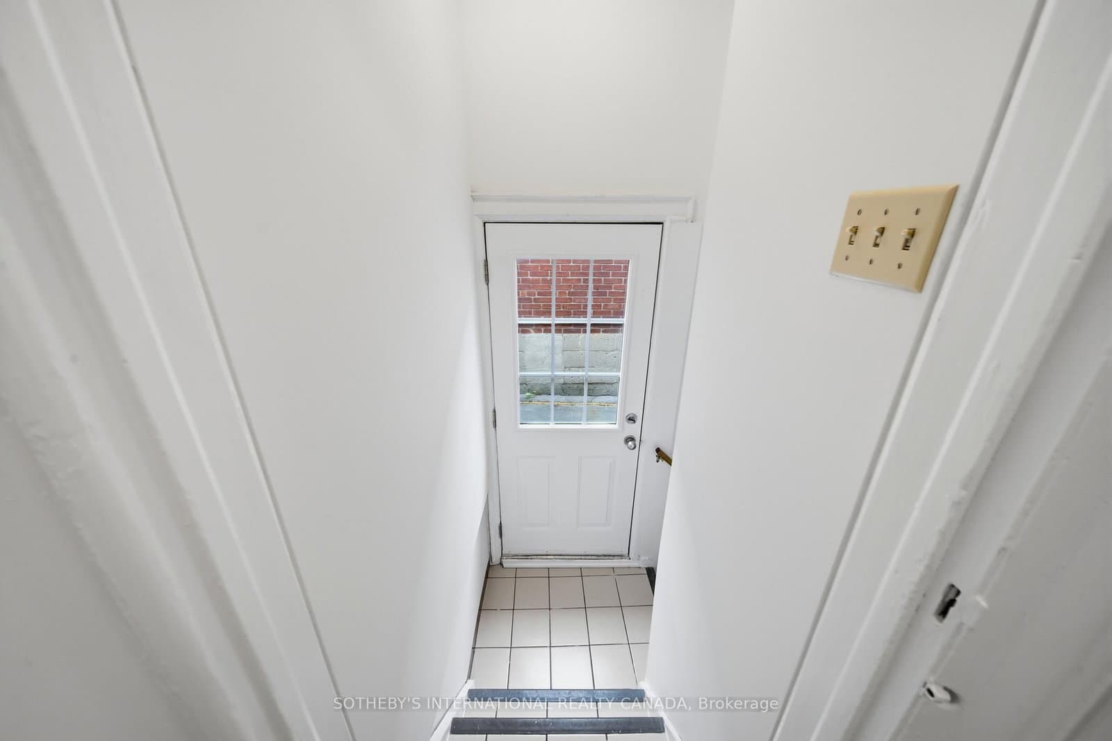 20 Bicknell Avenue thumbnail 24