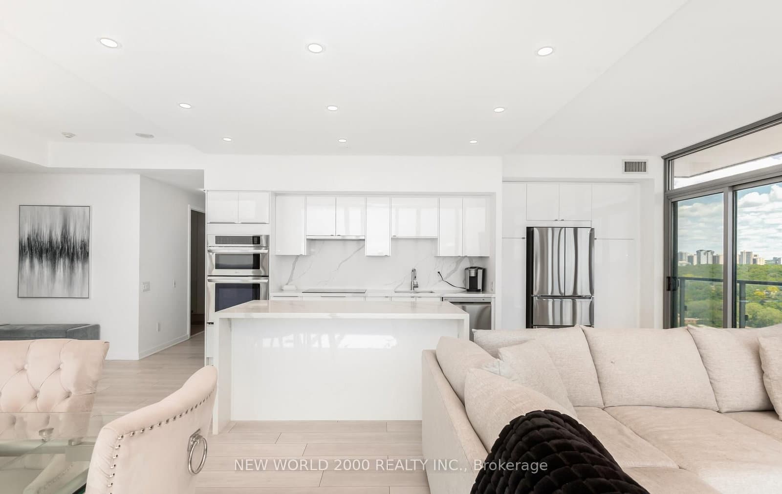 105 The Queens Way, Unit 1902 thumbnail 31