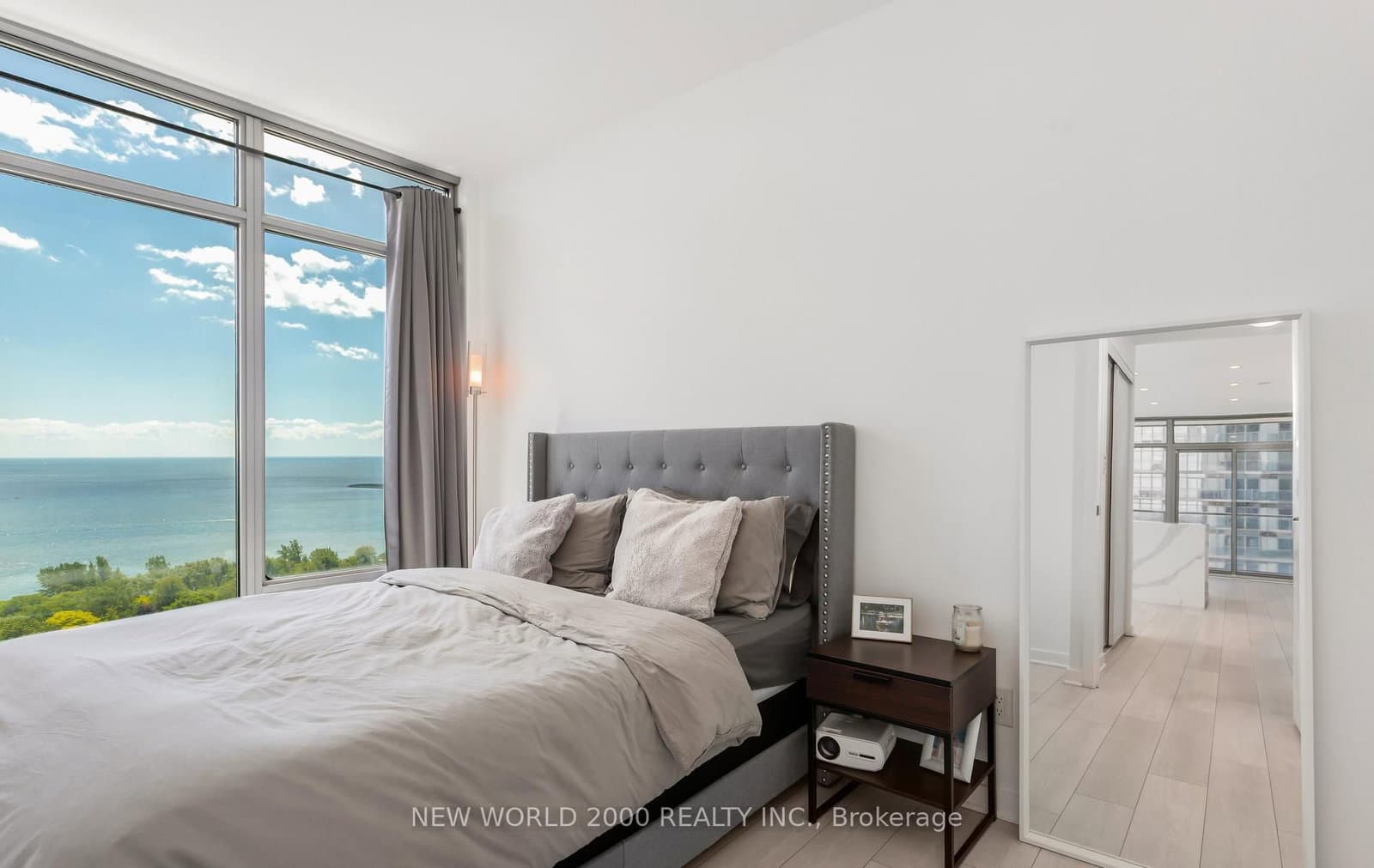 105 The Queens Way, Unit 1902 thumbnail 42