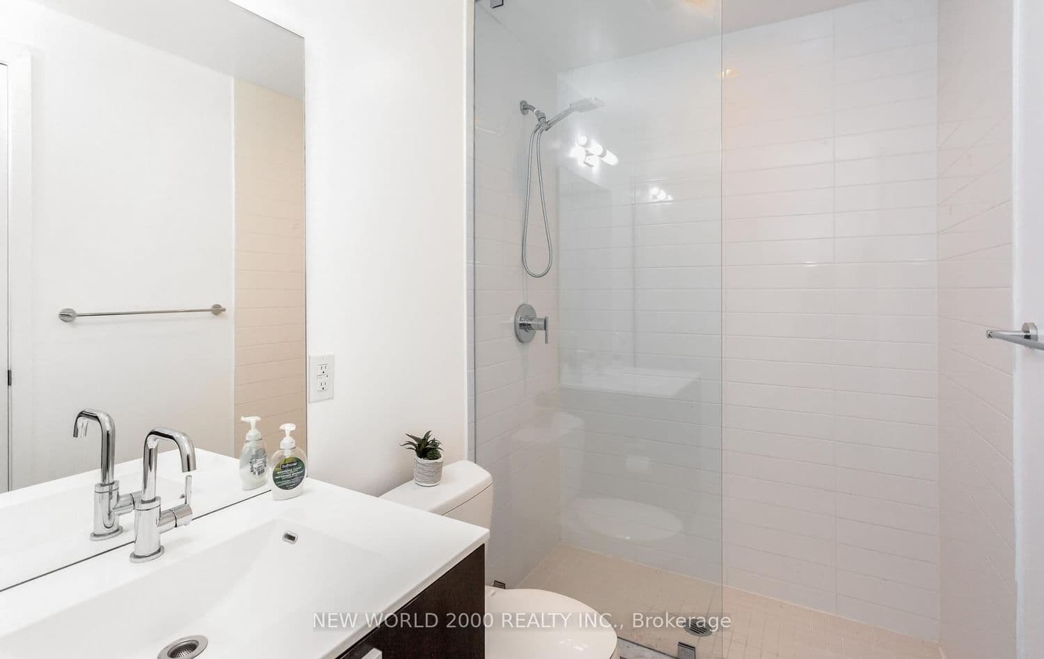 105 The Queens Way, Unit 1902 thumbnail 46