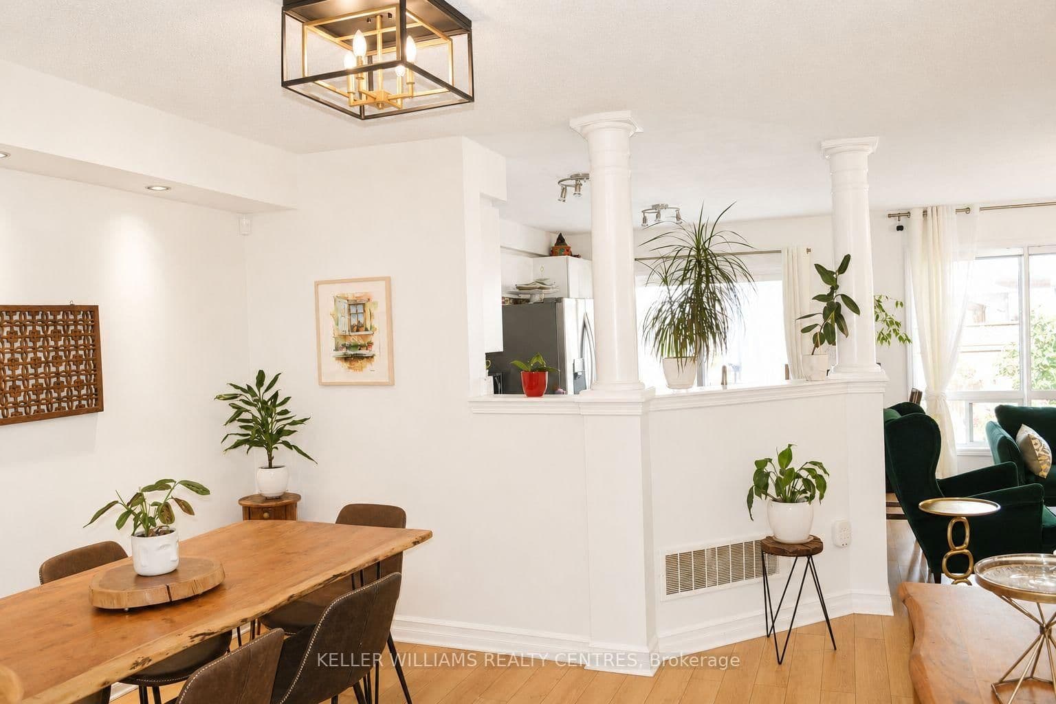 1681 Stover Crescent thumbnail 8
