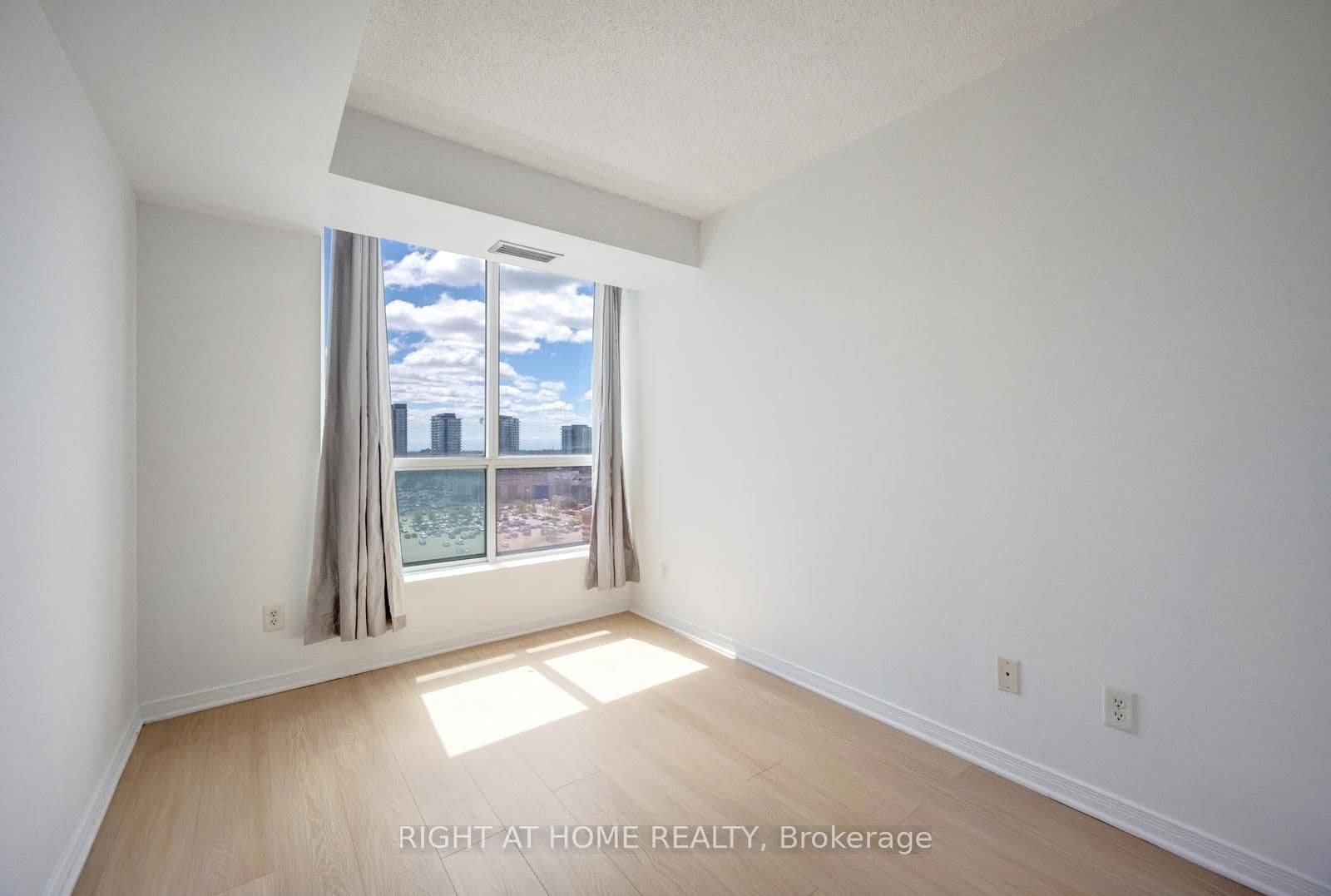 2565 Erin Centre Boulevard, Unit 1509 thumbnail 19