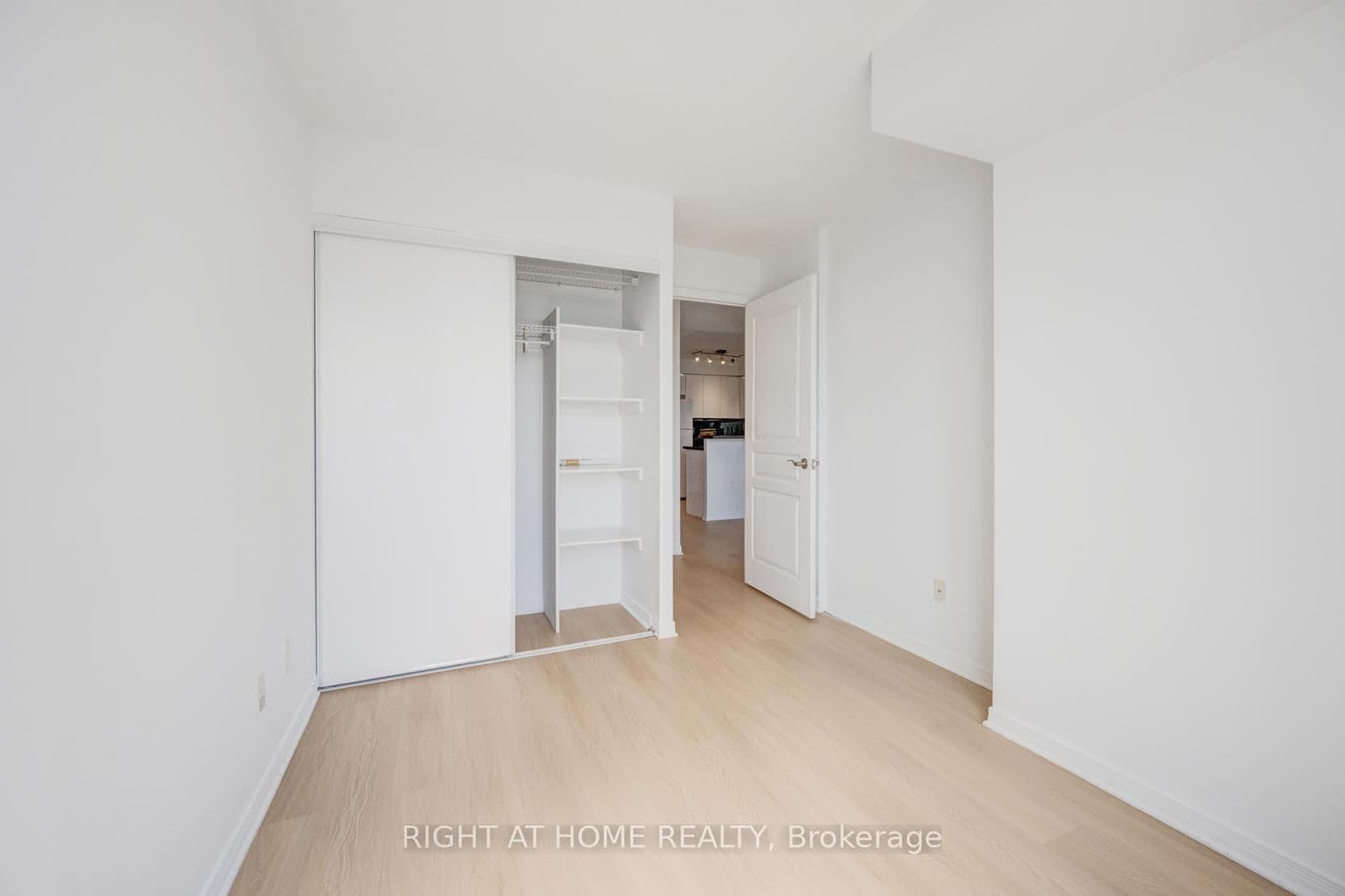 2565 Erin Centre Boulevard, Unit 1509 thumbnail 20