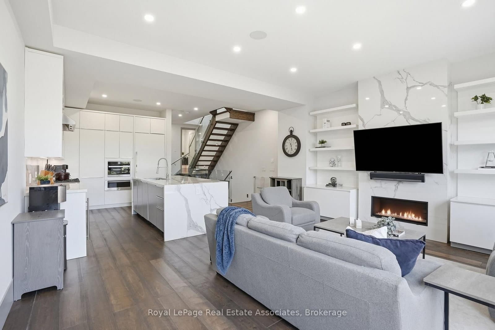 357B Melrose Street thumbnail 13