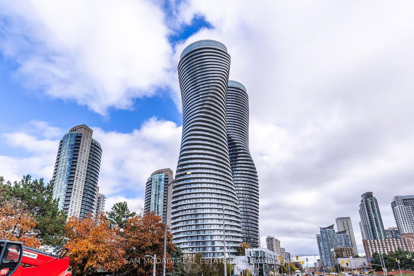 50 Absolute Avenue, Unit PH3 thumbnail 37