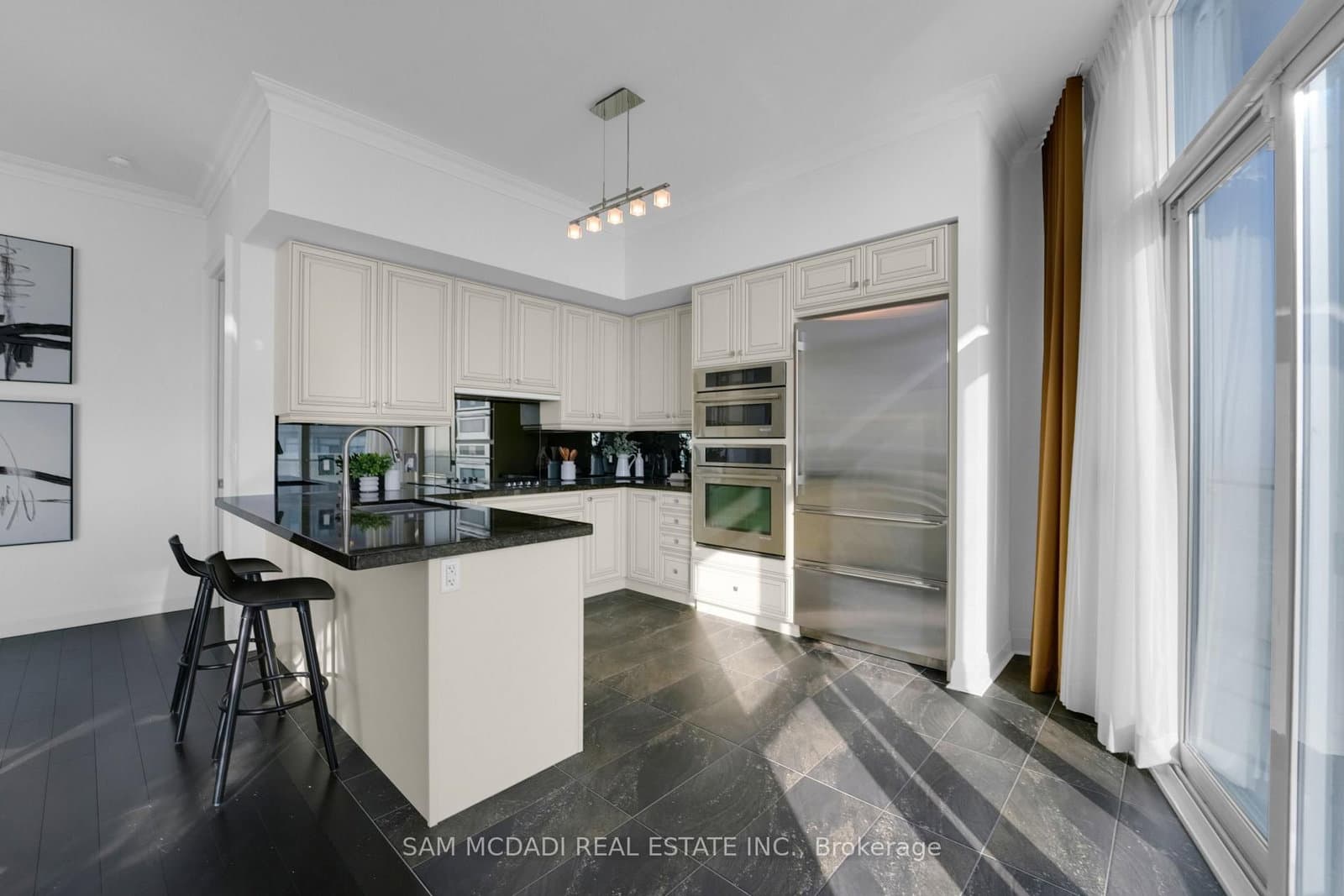 50 Absolute Avenue, Unit PH3 thumbnail 7