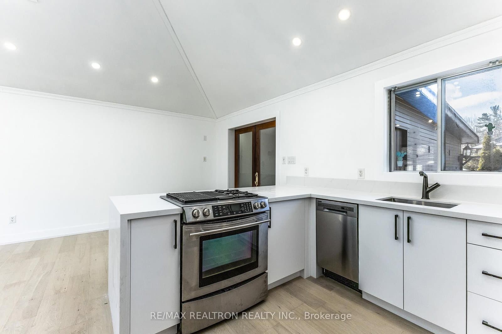 1480 Kenmuir Avenue thumbnail 45