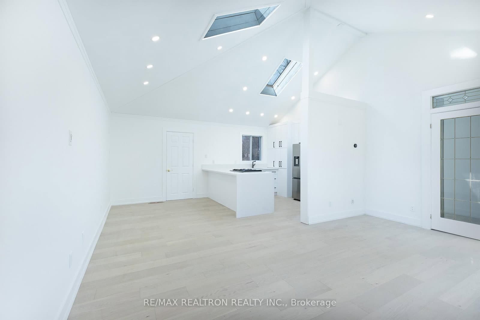 1480 Kenmuir Avenue thumbnail 8