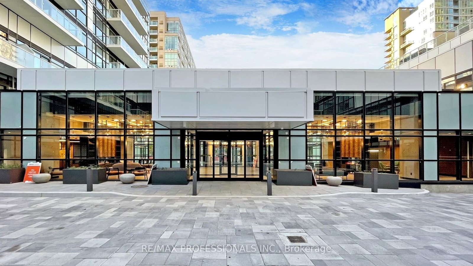 251 Manitoba Street, Unit 504 thumbnail 15