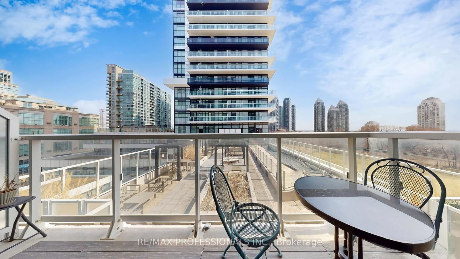 251 Manitoba Street, Unit 504 thumbnail 7